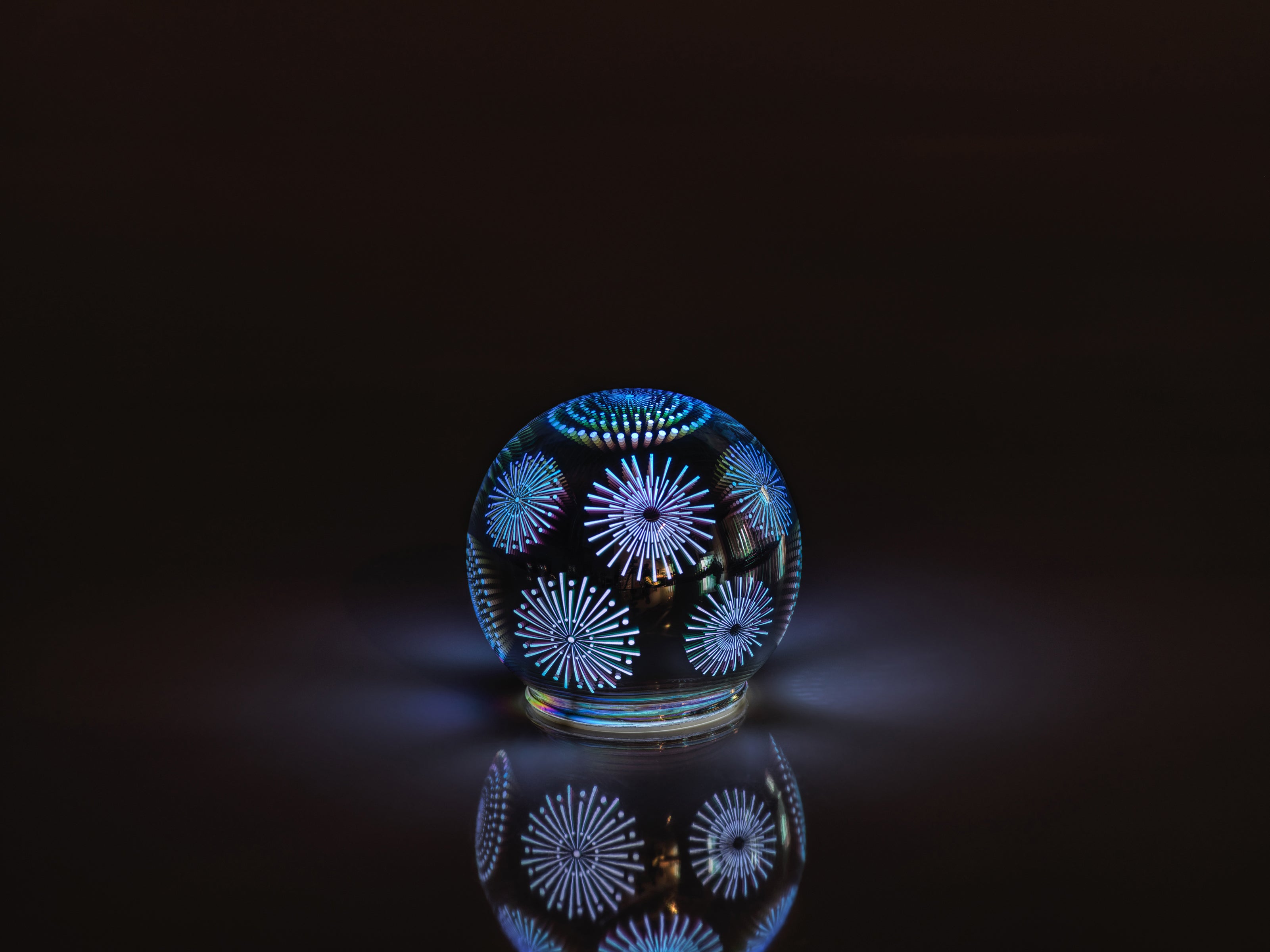 LED 3D Glass Balls - CARLYLE AVENUE