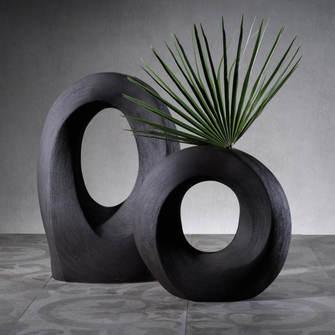 Manzanillo Porcelain Vase - Black - CARLYLE AVENUE