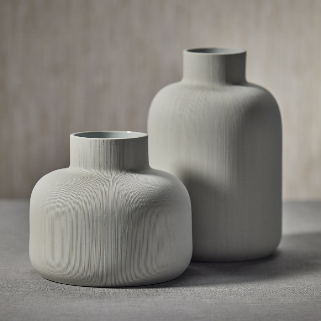 Sugi Porcelain Vase - White