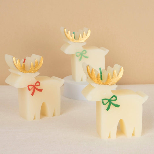 Reindeer With Bow Candles