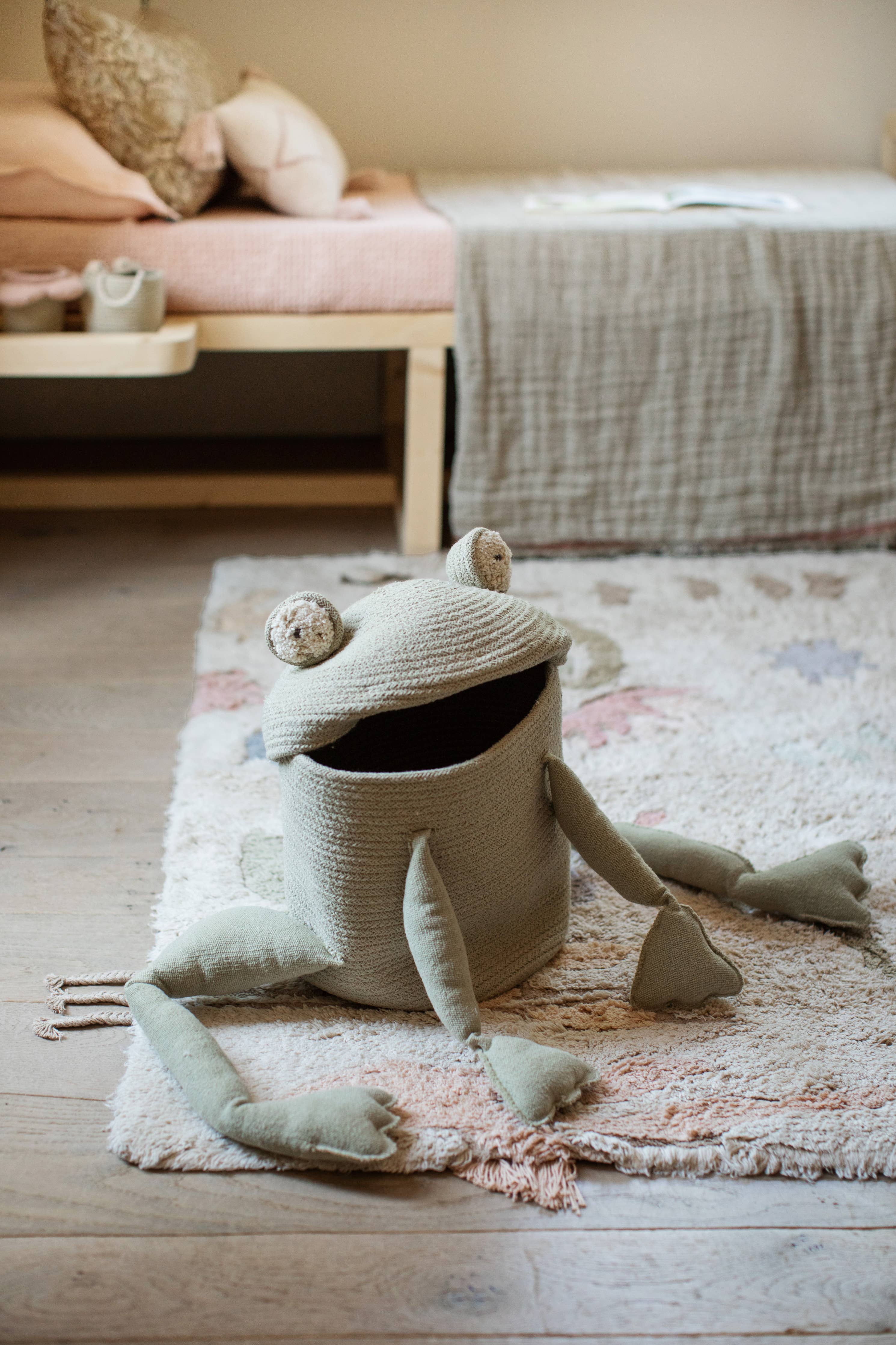 Carlyle Avenue Basket Fred the Frog - Thumbnail 3