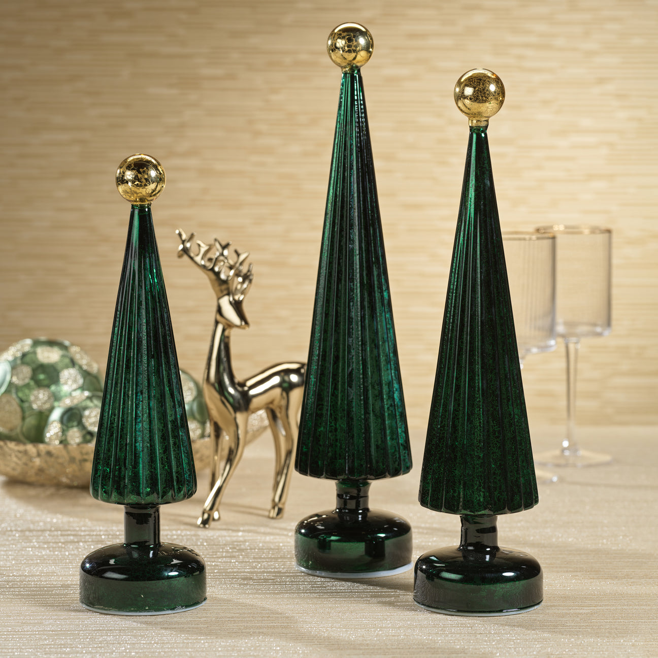 LED Tree with Globe Finial - Green w/ Gold