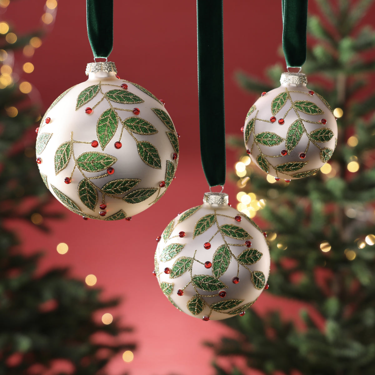 Leaf Pattern Glass Ball Ornament