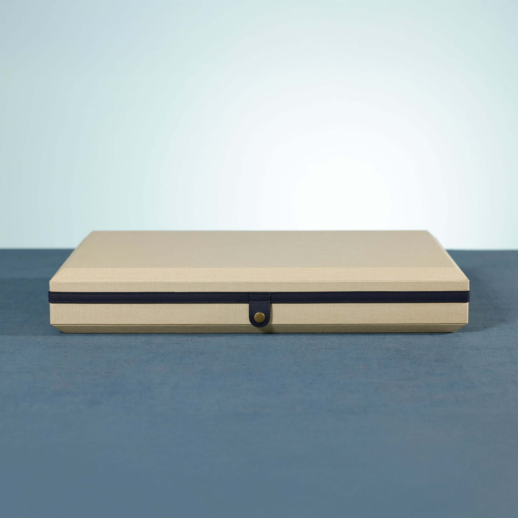 Monaco 19" Backgammon Set case with natural raffia and leather detailing.