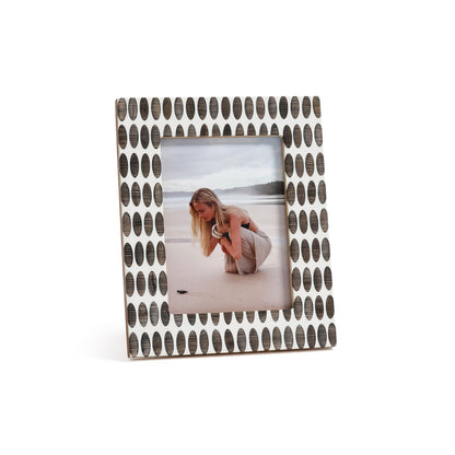 Sahara White Resin with Oval Chiseled Horn Photo Frame