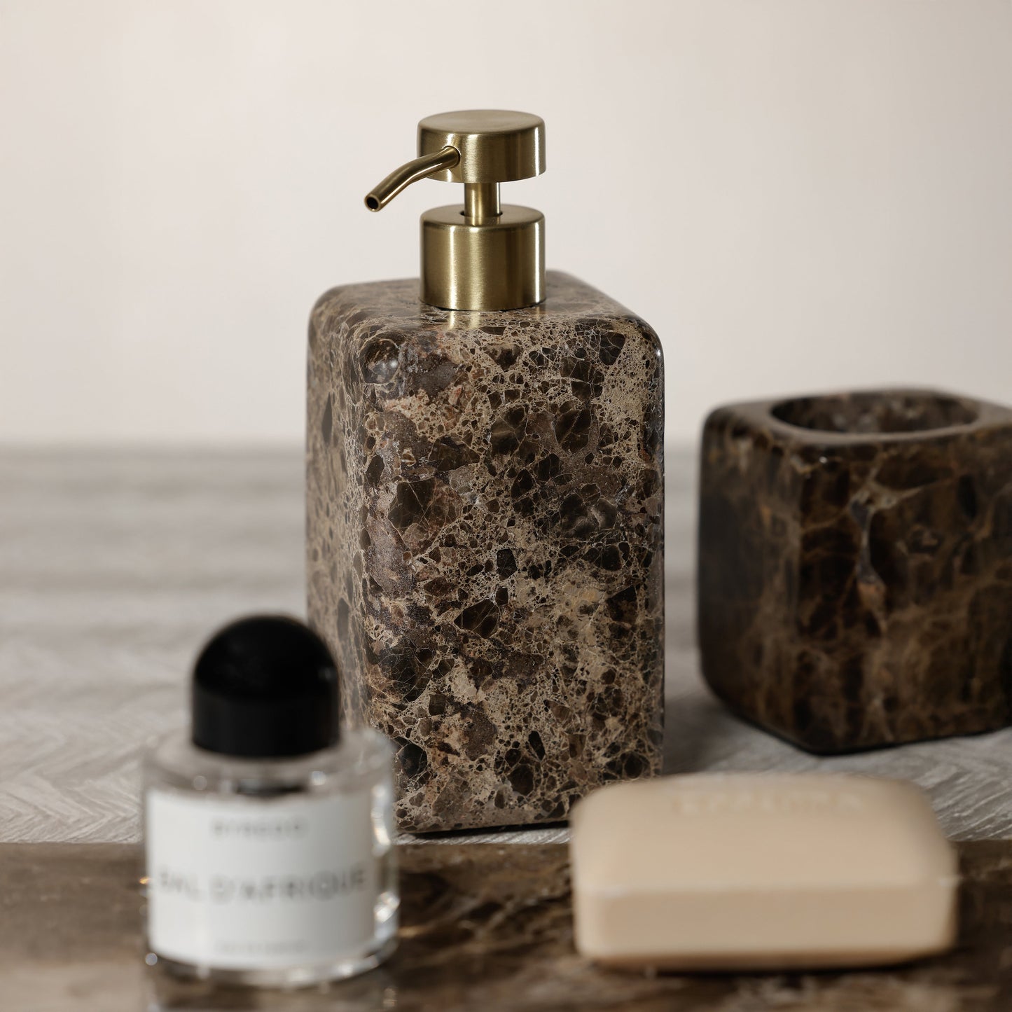 Marrón Emperador Marble Bath Collection