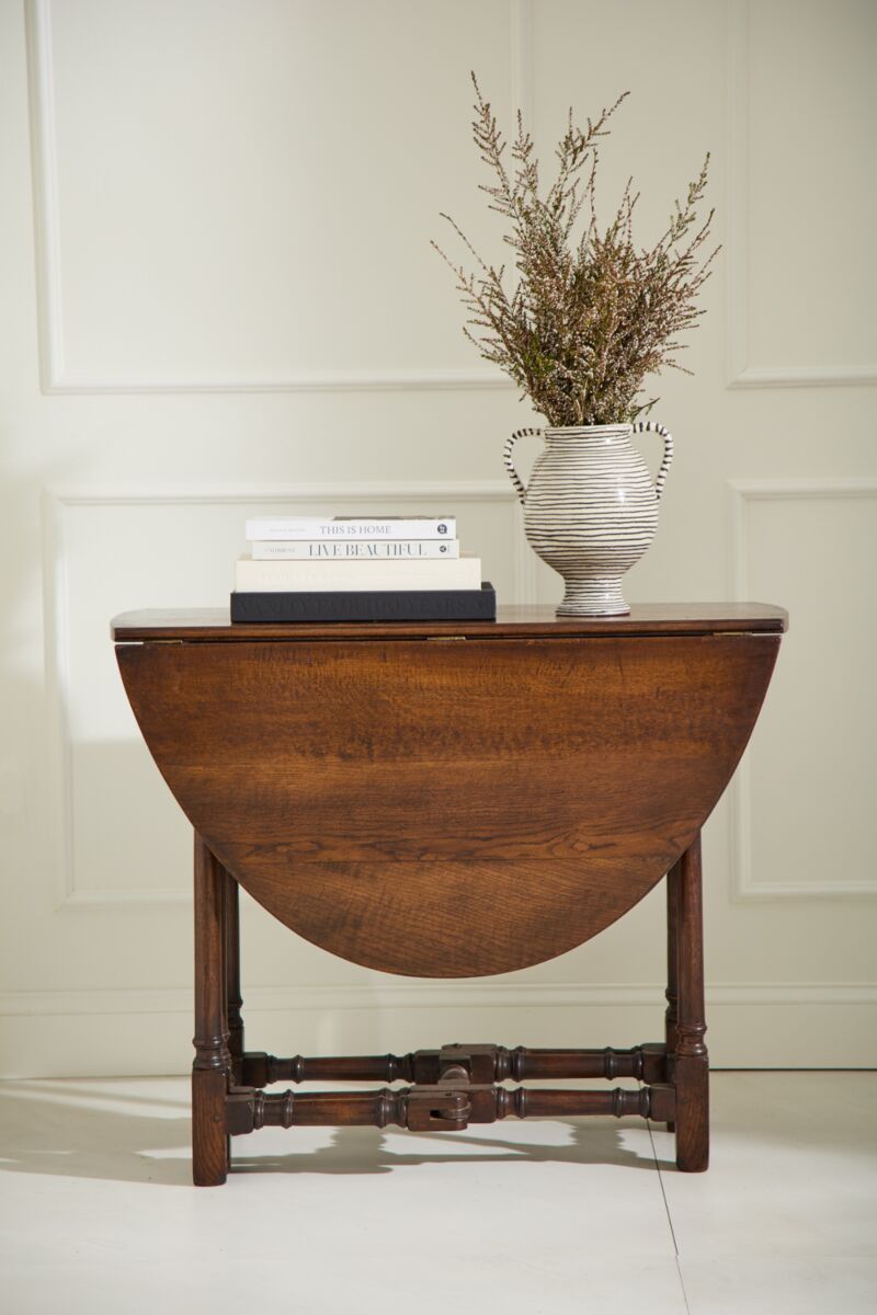 Lines Vase - CARLYLE AVENUE