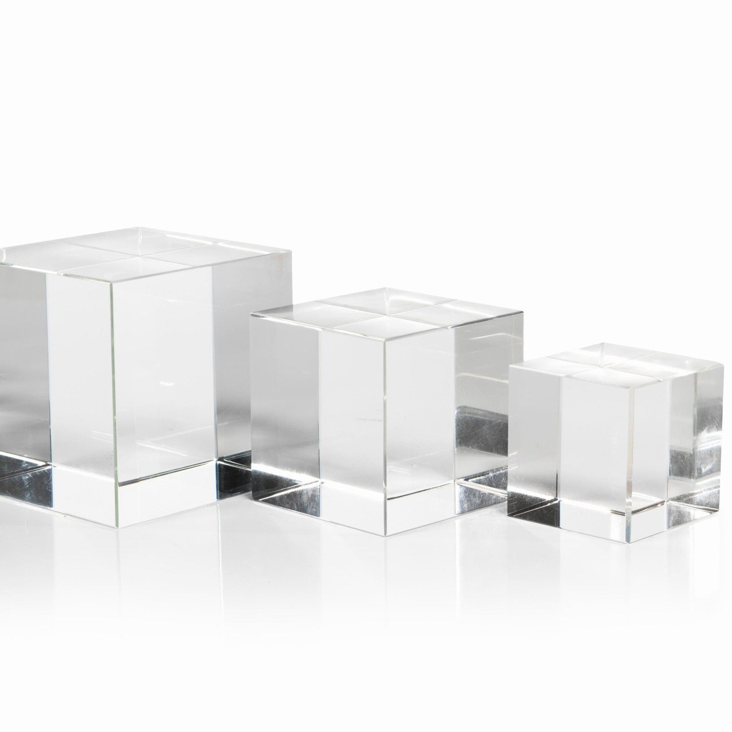 Crystal Glass Cube - CARLYLE AVENUE