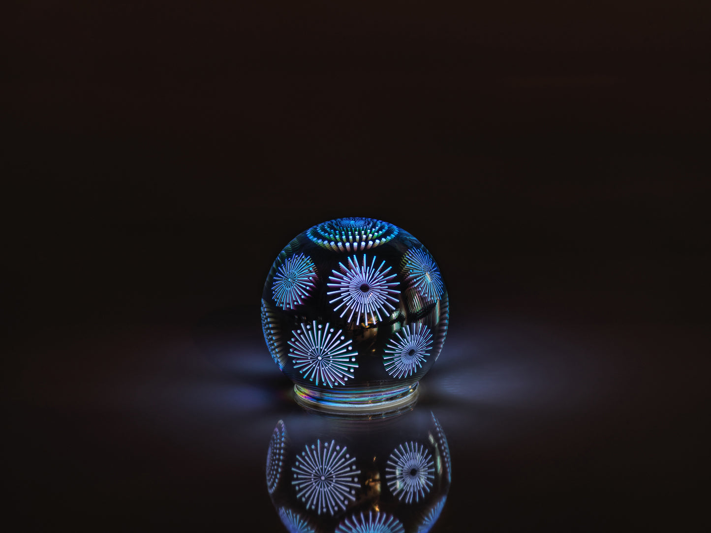 LED 3D Glass Balls - CARLYLE AVENUE